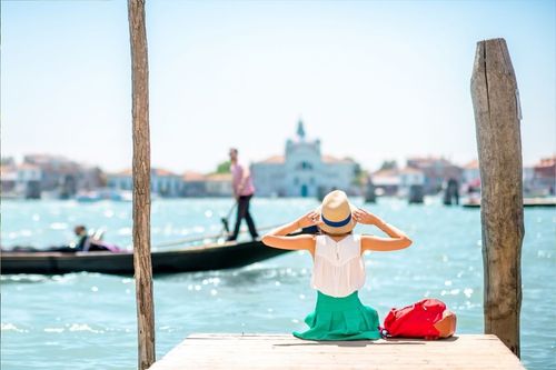 Mediterranean Getaway? Here’s the Best Way to Stay Connected in Italy, Greece, and Spain